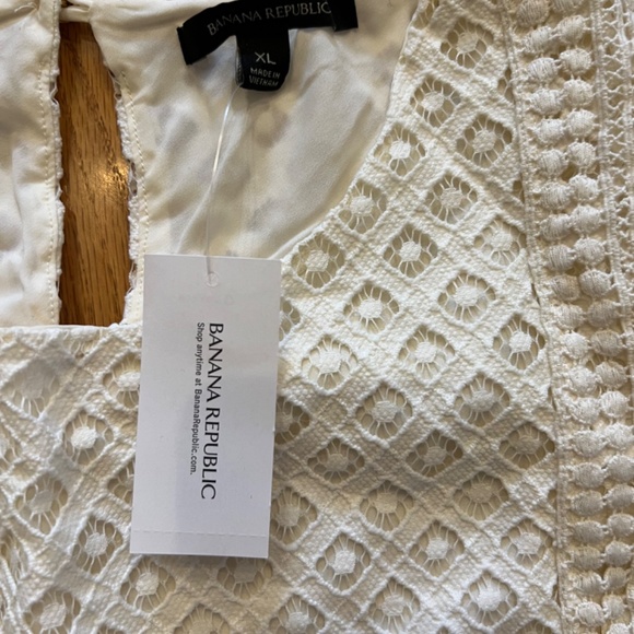 Banana Republic White Sleeveless Blouse - Picture 2 of 8